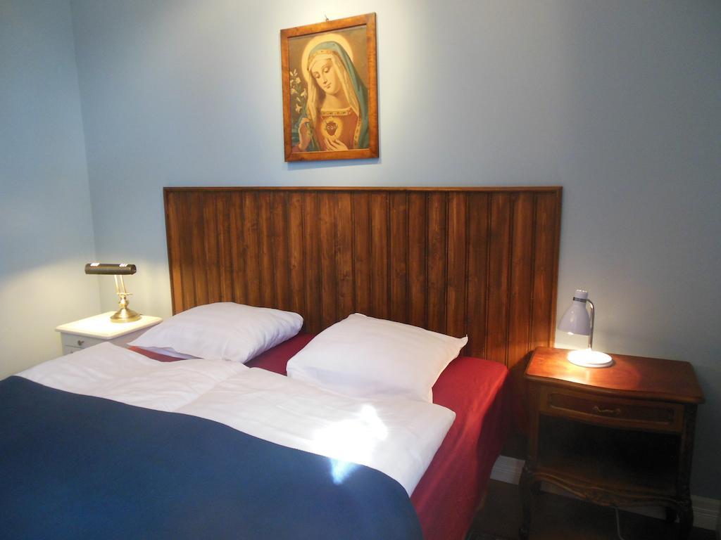 נאובו Hotel & Cafe Lanterna חדר תמונה